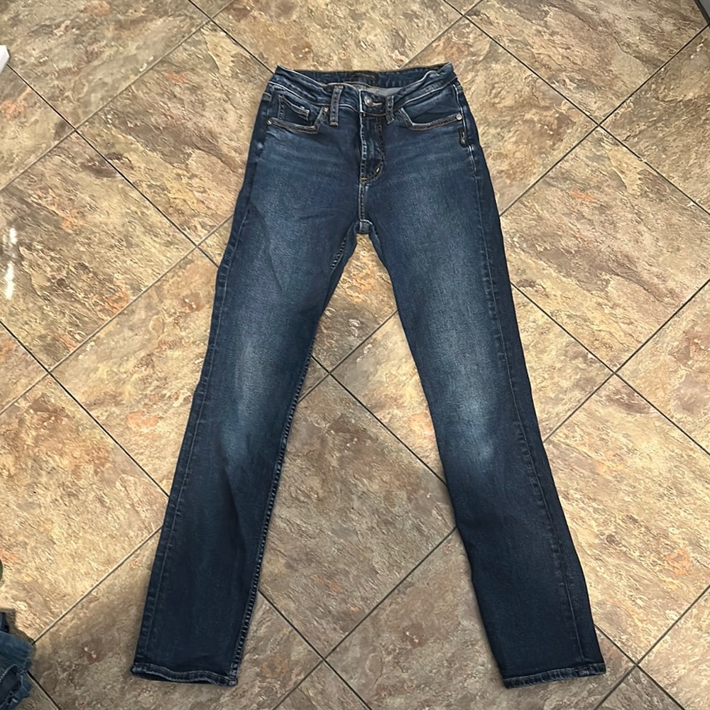 Silver Jeans Blue Straight Leg Jeans with Classic Vintage Appeal